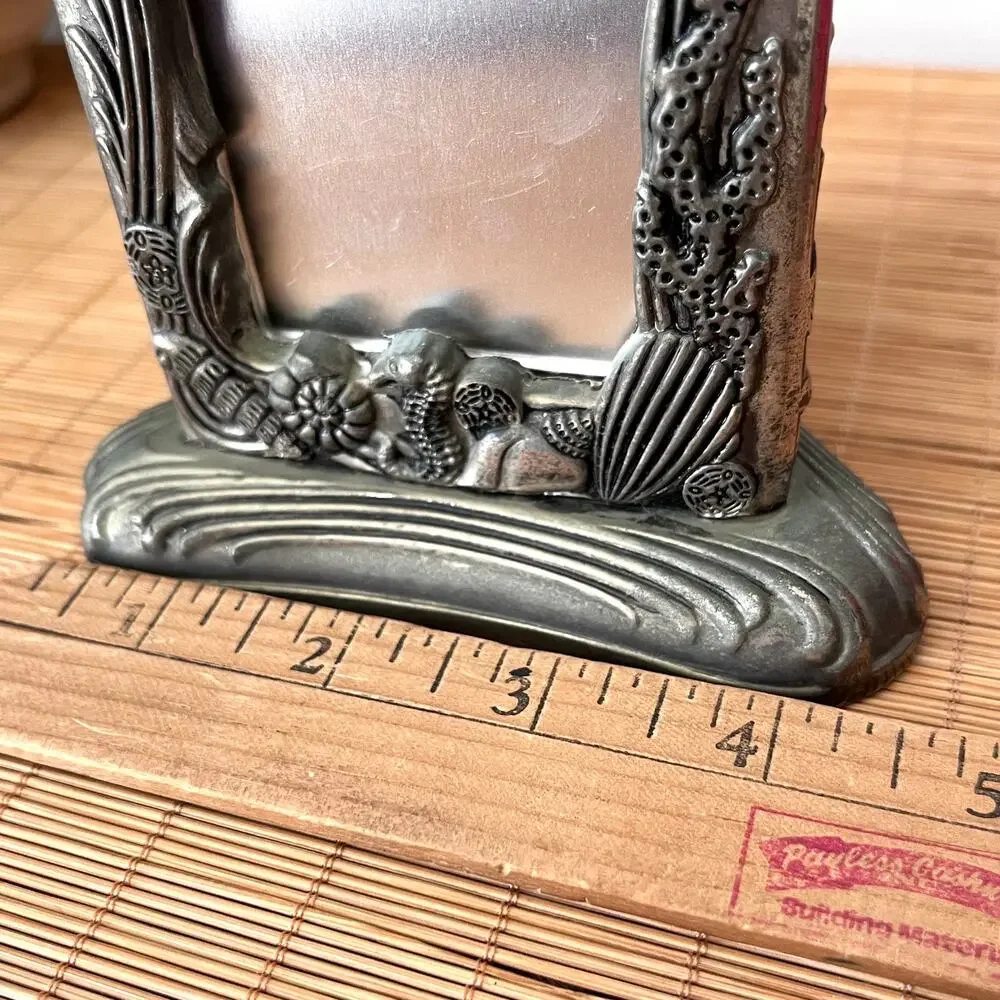 Ornate Godinger Silverplate Costal Seashell 3-Sided Tabletop Photo Frame Beach